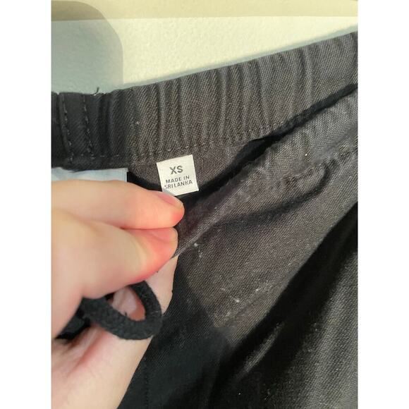 Aritzia TNA Black Cargo Drawstring Jogger Pants Size XS - Picture 10 of 11